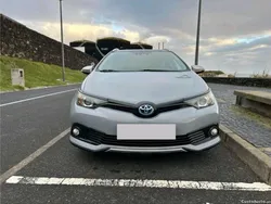 Toyota Auris Híbrida Com Garantia