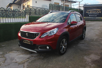 Peugeot 2008 1.2 PureTech /110cv/ Crossway