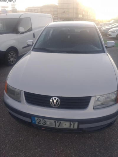 VW Passat 1.6,a.c,bom estado,barato!