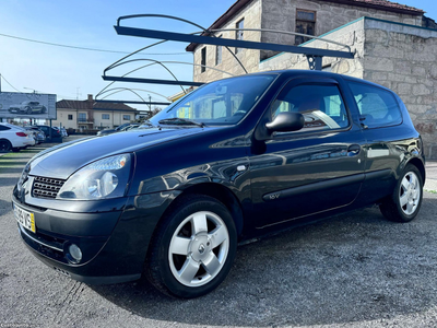 Renault Clio 1.2 16V S