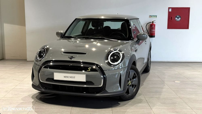 MINI 3 Portas Cooper SE Essential