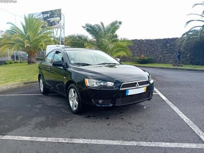 Mitsubishi Lancer 1.5 MIVEC INVITE SEDAN - 109 CV - 2010