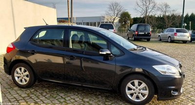 Toyota Auris 1.4 D-4D 90 COMFORT + NAVI