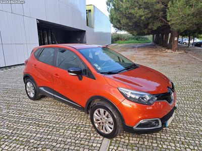 Renault Captur DCI Expression GPS - 90 CV.