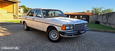 Mercedes-Benz 240