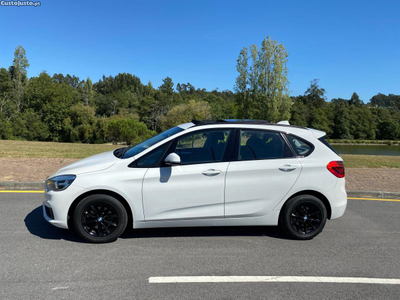 BMW 216 Active Tourer Advantage ( Teto Panorâmico )