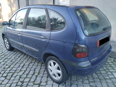 Renault Scénic 1.4i 16V RTE 95cv - D. Assistida