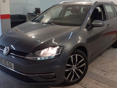 Volkswagen Golf 1.6 TDI CONFORTLINE