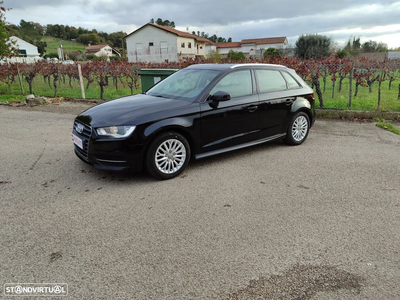 Audi A3 Sportback 1.6 TDI B.Line Attraction Ultra