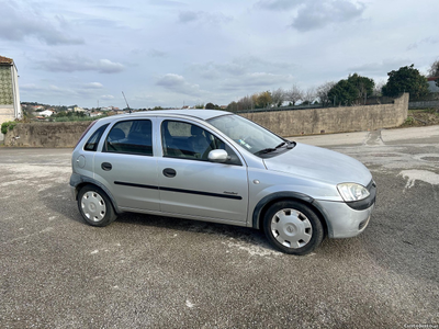 Opel Corsa C 1.0 gasolina