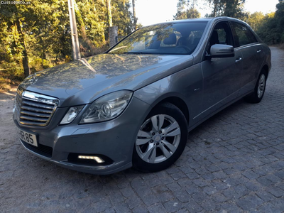 Mercedes-Benz E 250 Elegance 204cv