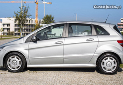 Mercedes-Benz B 180 CDI (Automático / Importado)