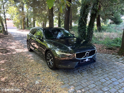 Volvo V60 2.0 D3 Momentum Plus