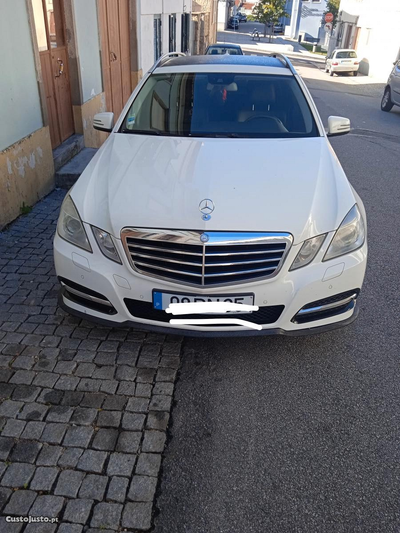 Mercedes-Benz E 250 Mercedes E 250 CV 204 ano 2011 tem vários extras