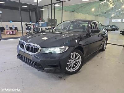 BMW 330 e Auto