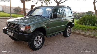 Mitsubishi Pajero 5 lugares a gasóleo glx