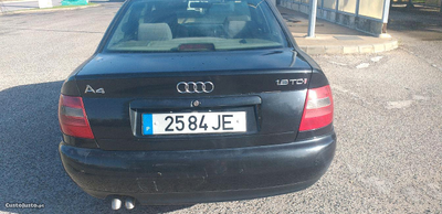 Audi A4 1.9tdi 110cv AC DA