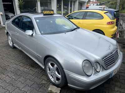 Mercedes-Benz CLK 200 master edition 3 em Portugal