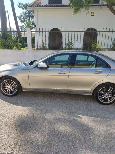 Mercedes-Benz C 220 Mercedes c 220 automático