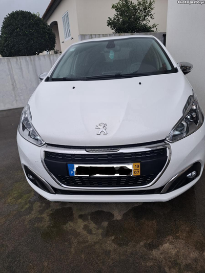 Peugeot 208 1.2 gasolina 82 cv