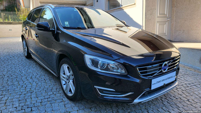 Volvo V60 D 6 Summum AWD PHEV