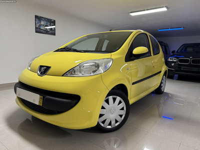 Peugeot 107 1.0 URBAN CX. AUTOMÁTICA 102000 KMS A/C NACIONAL EXCELENTE OCASIÃO