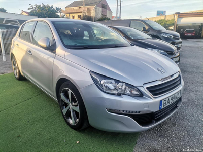 Peugeot 308 1.2i PureTech Active 110 CV