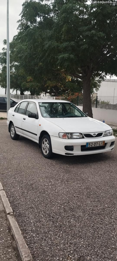 Nissan Almera 2000