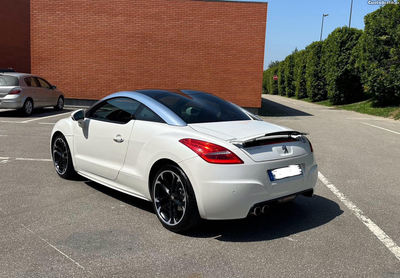 Peugeot RCZ 1.6 THP 200 CV excelente estado