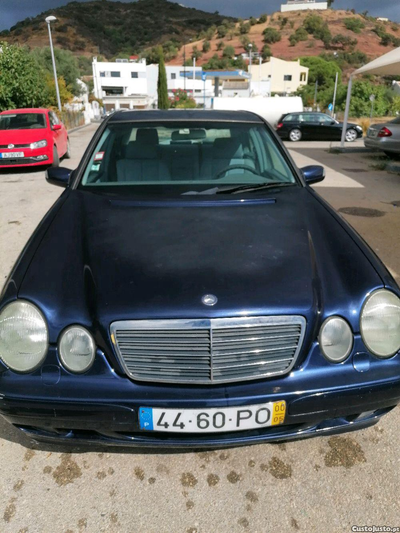 Mercedes-Benz E 220 E 220 CDI