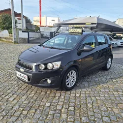 Chevrolet Aveo 1.2 is 5PORTAS GASOLINA MUITO ECONÓMICO