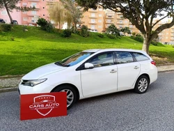 Toyota Auris 1.4 D-4D Com+P.Sport