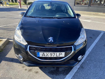 Peugeot 208 1.4 Hdi