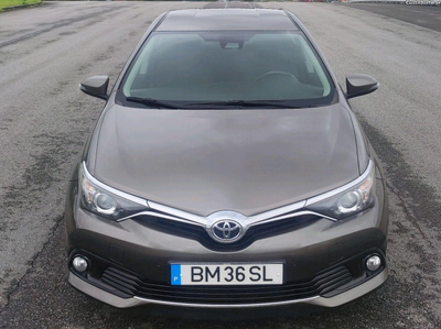 Toyota Auris 1.4 D-4D Com. + P.Sport + TSS + Navi