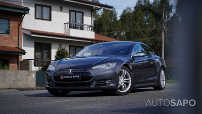 Tesla Model S 85D de 2015