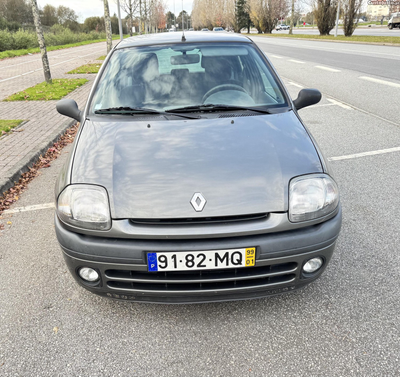 Renault Clio 1149 CC