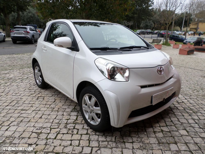 Toyota iQ 1.0 VVT-i