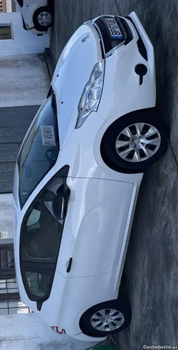 Peugeot 208 3 portas - urgente