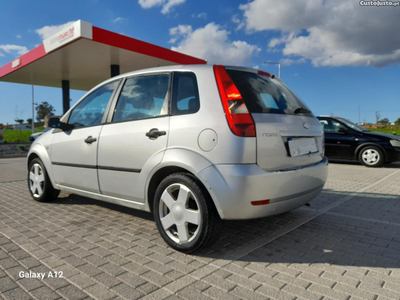 Ford Fiesta 1.25 Ar condicionado