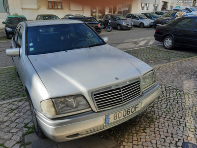 Mercedes-Benz C 200 D (202 120) C/ Ar condicionado