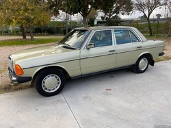 Mercedes-Benz E 230 W123 230