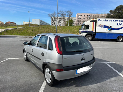 Opel Corsa Automático 1.2 16V impecavel