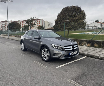 Mercedes-Benz GLA 200 d 7G-Tronic Urban