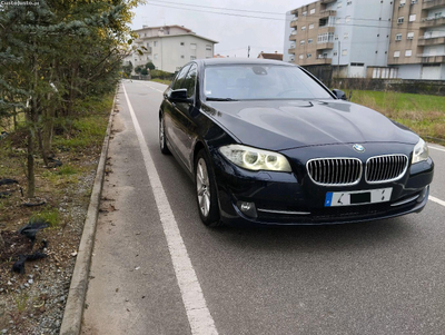 BMW 520 LUXURY LINE  Head-Up Display