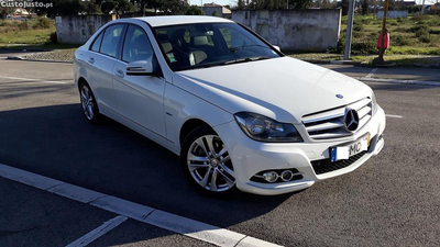 Mercedes-Benz C 220 Avantgarde Automático