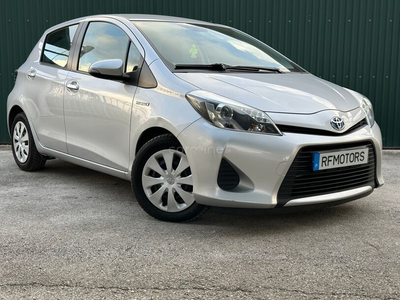 Toyota Yaris 1.5 HSD Comfort+Pack Style+Navi