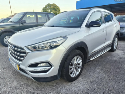 Hyundai Tucson blue 1.7 CRDi 2WD DCT Premium