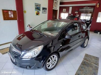 Opel Corsa 1.2 Black Edition