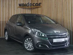 Peugeot 208 1.2 PureTech Signature