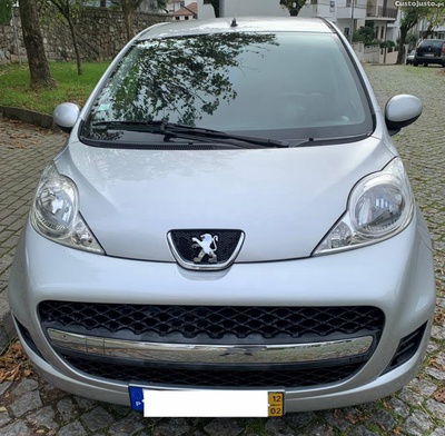 Peugeot 107 Black & Silver